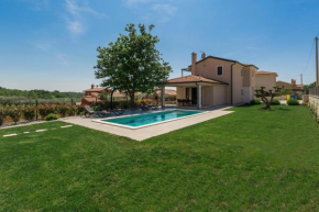 Beautiful villa Stefany with pool in Porec